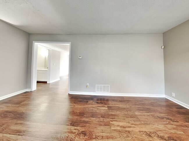 Foto del edificio - 938 Waverly Ct