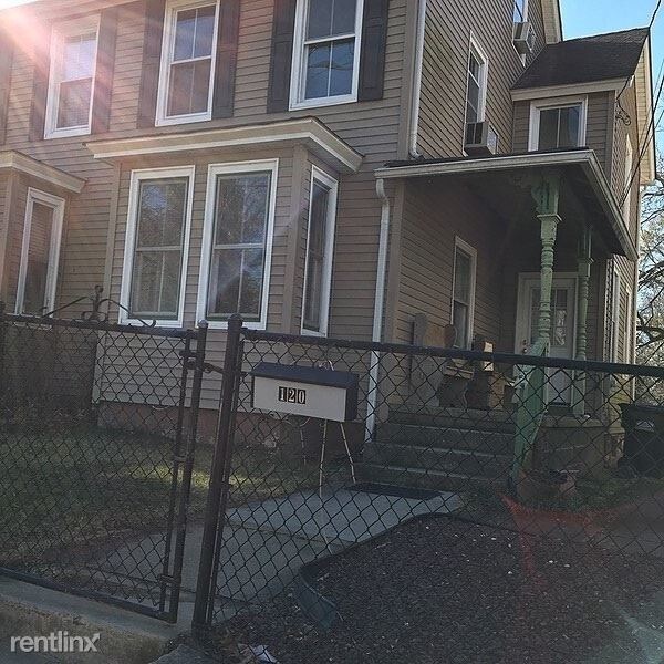 Foto del edificio - 2 br, 1 bath House - 120 South Main Street