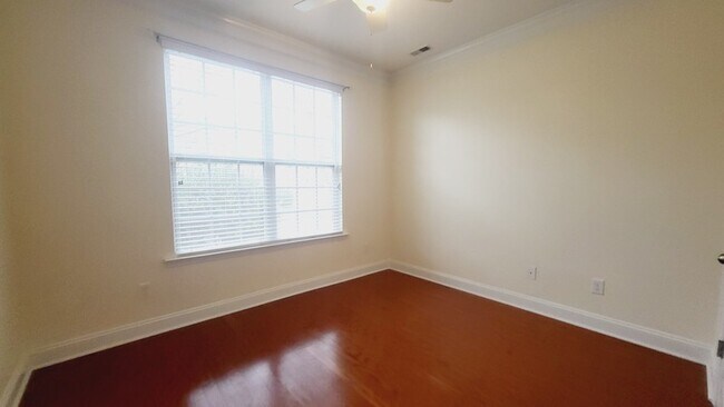 Building Photo - 3806 Western Gailes Way