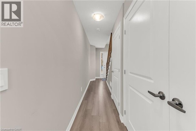 Building Photo - 19 Picardy Dr