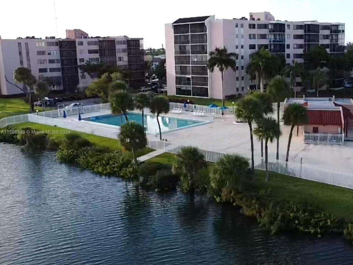 Primary Photo - 20850 San Simeon Way