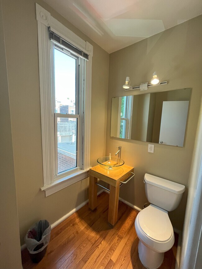 Foto del edificio - 802 Willard St
