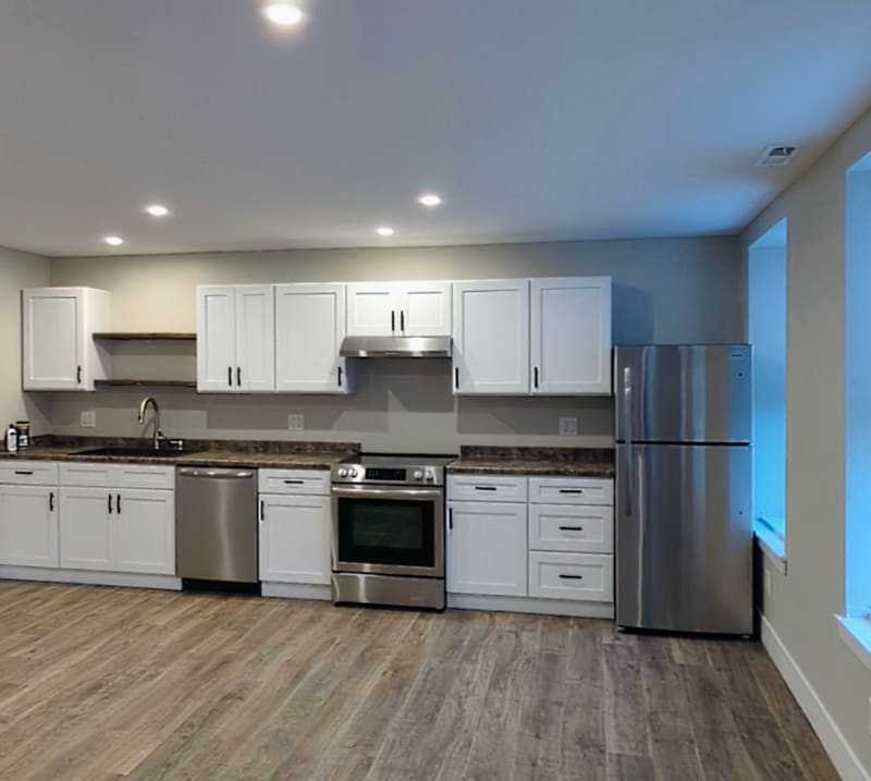 Primary Photo - 144 N Main St