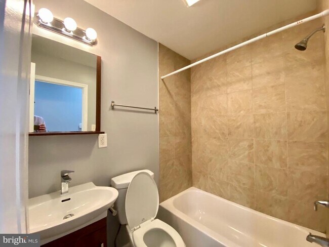 Foto del edificio - 2134 N Carlisle St