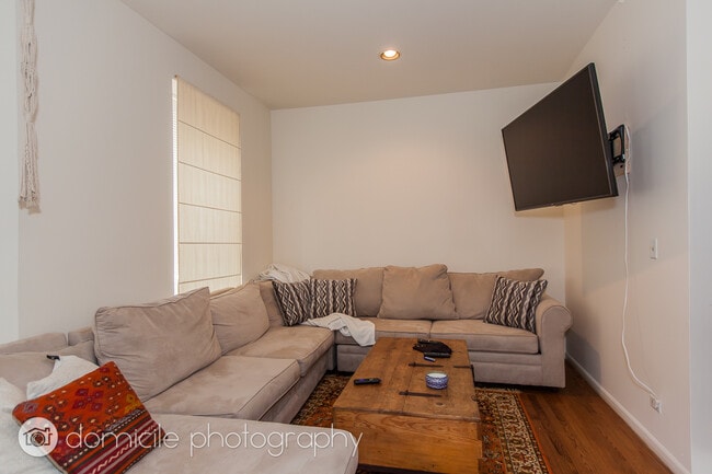 Foto del edificio - 1301 N Hoyne Ave