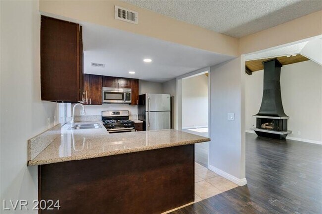 Building Photo - RUSTIC 2 BEDROOM GEM IN 89121