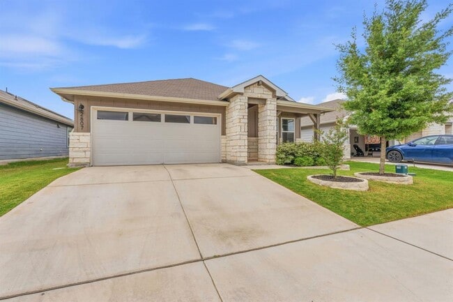 Building Photo - 2807 Rustic Hills Dr