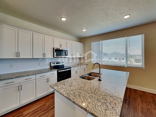Building Photo - 1243 N Wagon Way