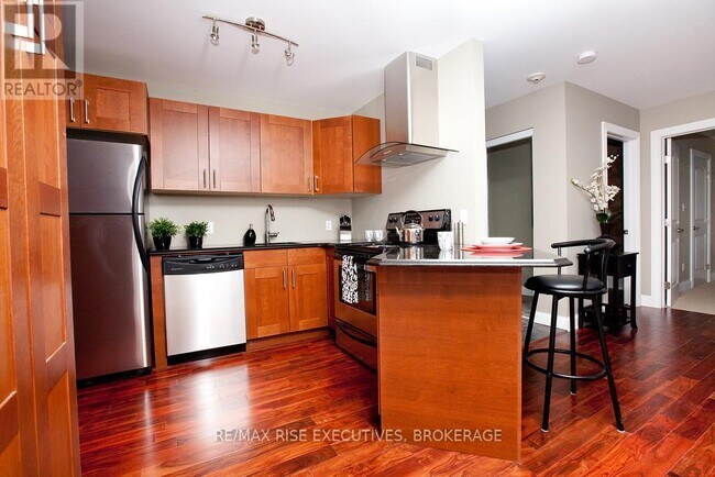 Photo du bâtiment - 810 Blackburn Mews