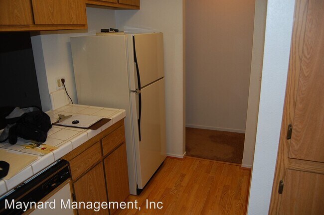 Building Photo - 3 br, 2 bath House - 218 Westview Dr.