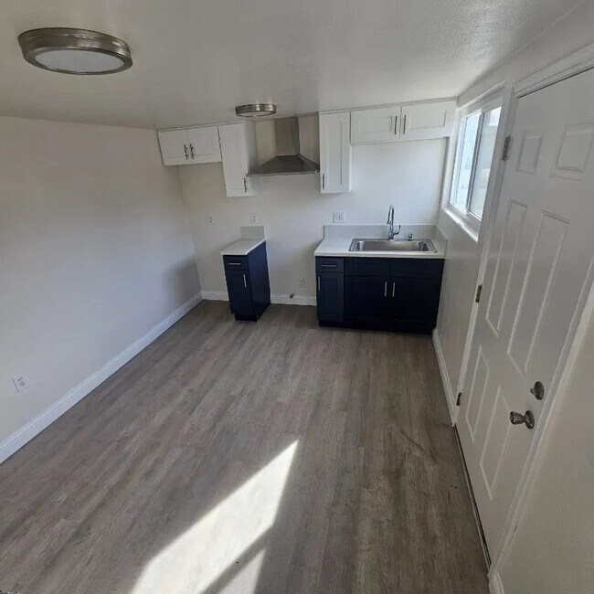 Building Photo - Unit 1/4 All Utilities Included