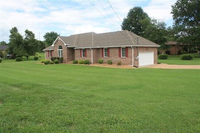 Building Photo - Beautiful Home on the North side of Lebanon