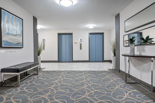 Building Photo - 3015 N Ocean Blvd