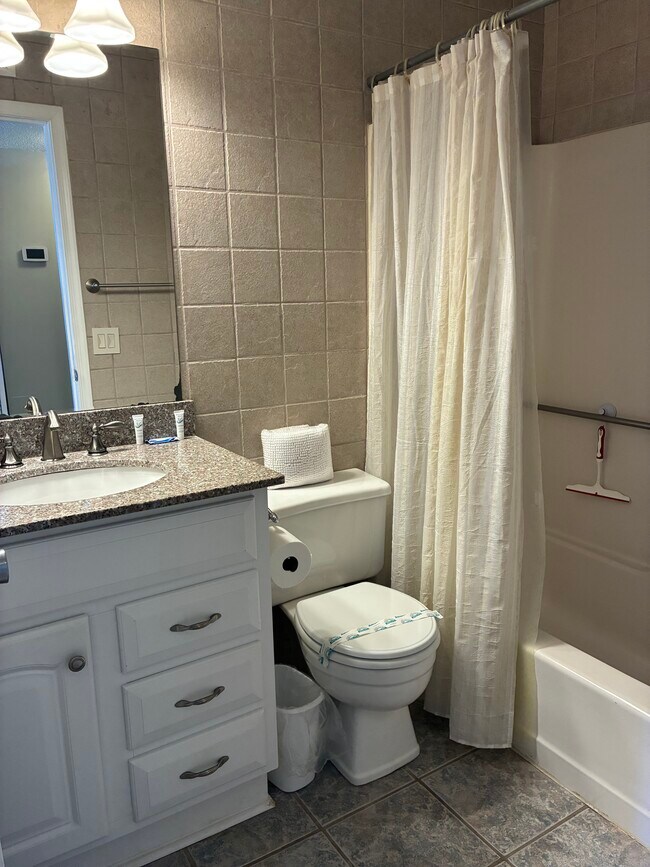 Foto del edificio - 1518 Carolina Beach Ave N