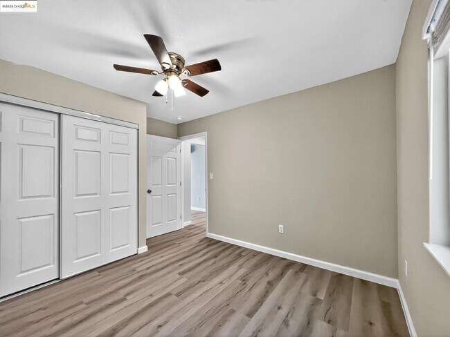 Foto del edificio - 408 W 19th St