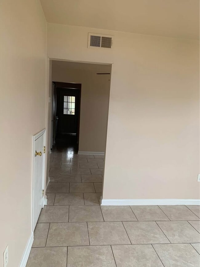Building Photo - 1108 Lebeau St