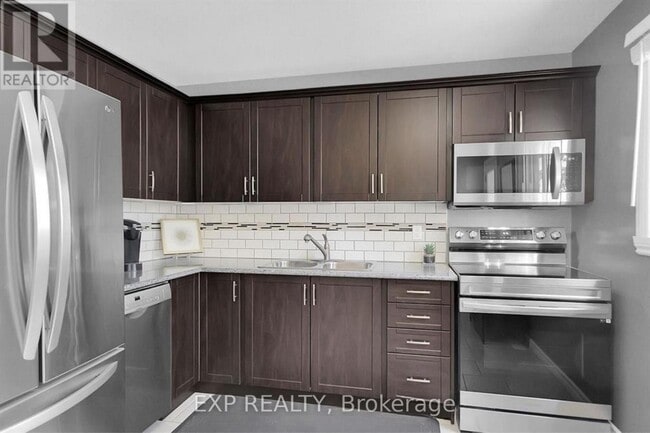 Building Photo - 204 Cattail Way