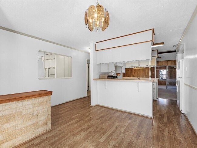 Foto del edificio - 3311 Westbrook Cir