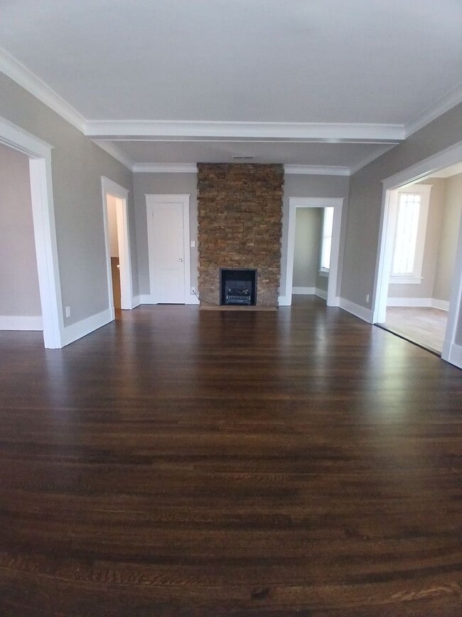 Building Photo - Very Nice Fully Renovated Duplex in Midtown