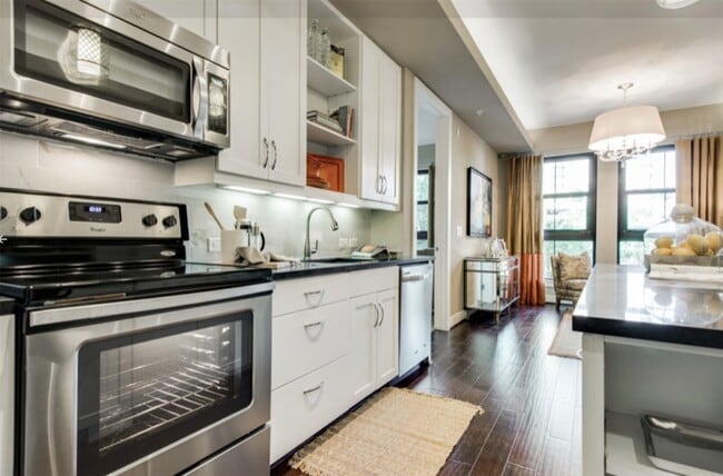 Foto del edificio - 2303 Mid Ln