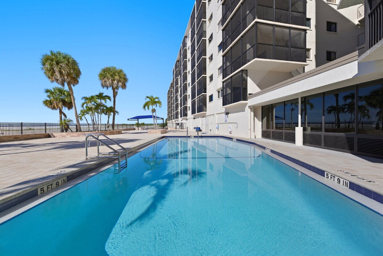 Foto principal - Gulf Front Condo in Fort Myers Beach!