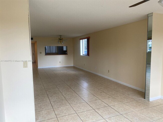 Building Photo - 10324 E Clairmont Cir