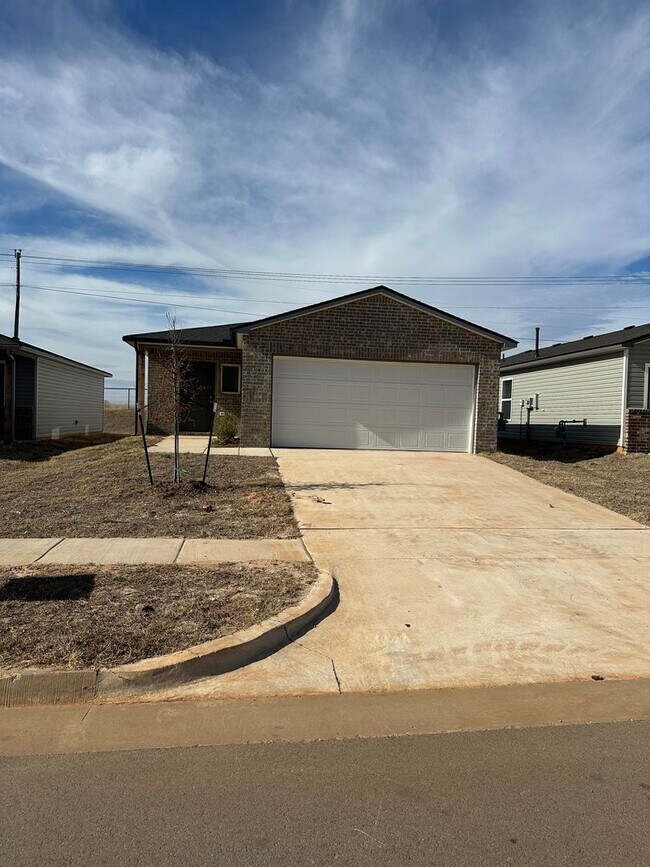 Building Photo - *$99 First Month's Rent + NO HIDDEN FEES* Three Bedroom | Two Bathroom Home in Purcell