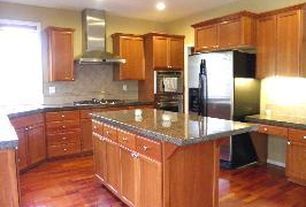 Building Photo - Beautiful 5 + bedroom home - In much desir...