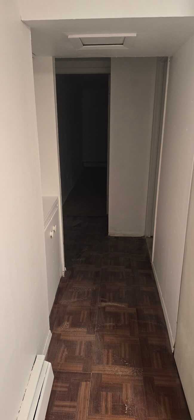 Foto del edificio - 68 Hendrickson Ave