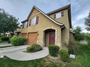 Building Photo - 6973 Sienna Park Ln