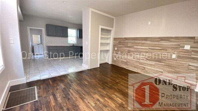 Building Photo - Beautiful 4 Bedroom 2 Bathroom Home in Kan...