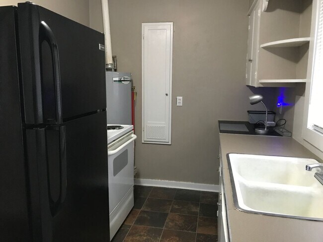 Building Photo - ****817 Bush Ave - Alexandria - Upstairs a...