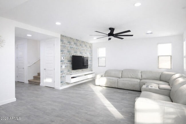 Foto del edificio - 2353 E Castanets Dr