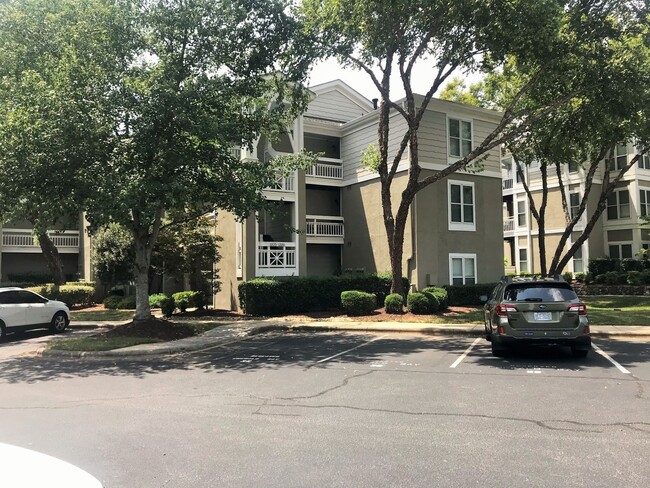 Building Photo - 2BR Waterfront Condo in Davidson. Enjoy Be...