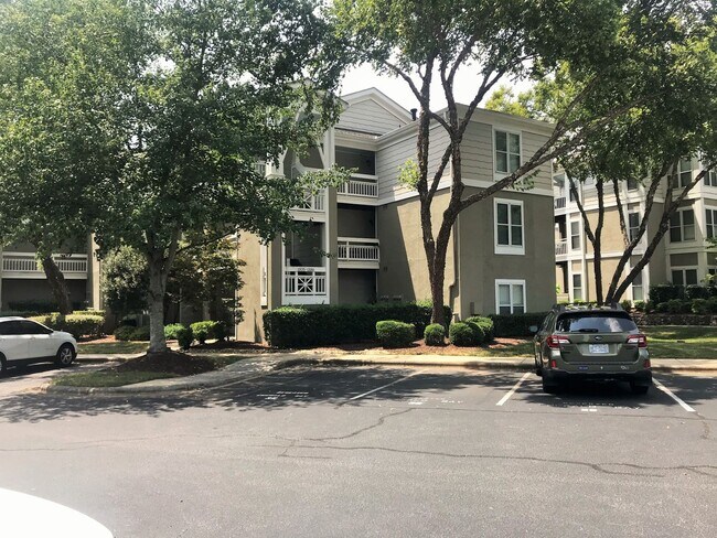 Foto del edificio - 2BR Waterfront Condo in Davidson. Enjoy Be...