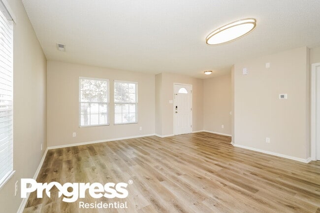 Building Photo - 1413 Broyles Dr
