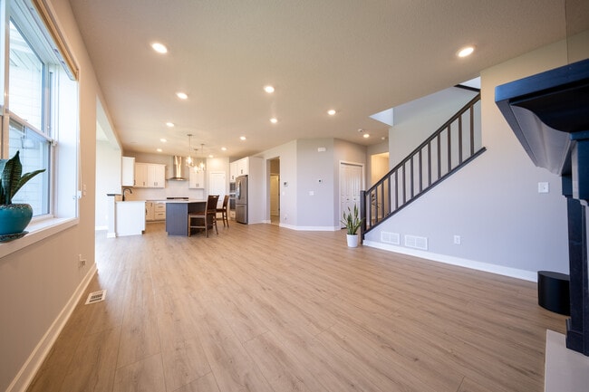 Building Photo - 14306 Acer Ave