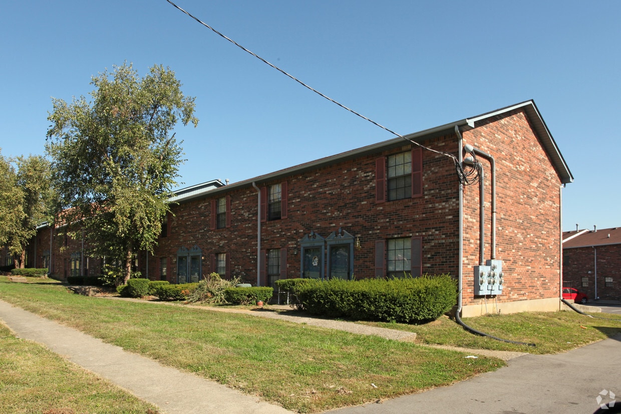 Building Photo - Rosewood Manor