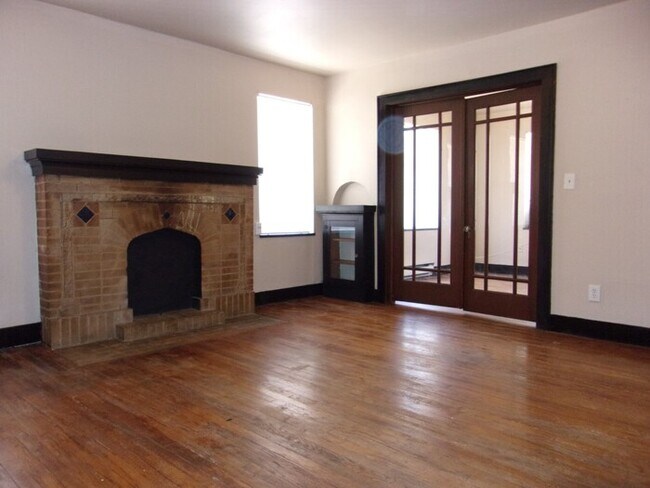 Foto del edificio - LARGE 1 BED 1 BATH EDGEMERE PARK ADDITION NW OKC