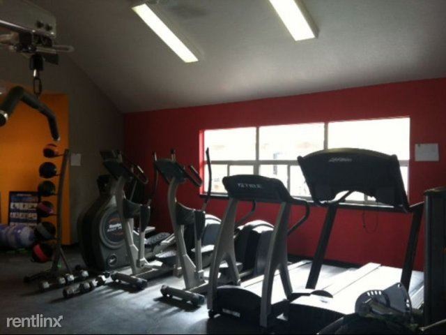 Foto del edificio - 9815 Copper Creek Dr