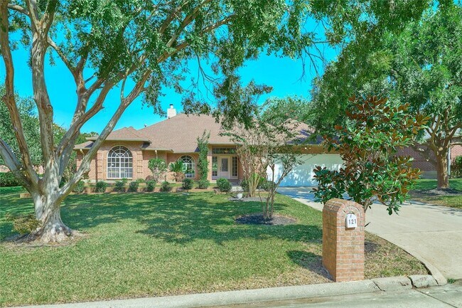 Building Photo - 121 April Waters Dr N