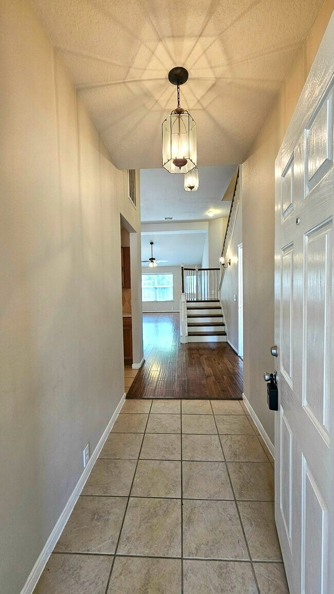 Foto del edificio - 714 Cypresswood Ridge
