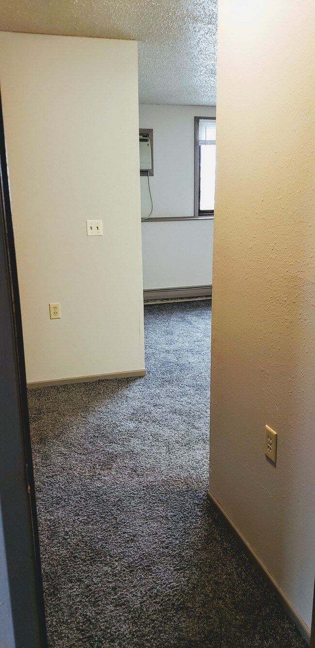 519 3rd St SW Unit 103, Jamestown, ND 58401 Apartments in Jamestown