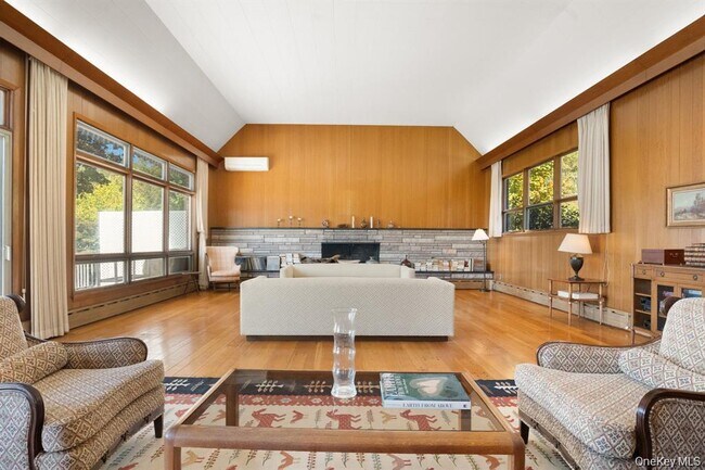 Foto del edificio - 500 N Lake Blvd