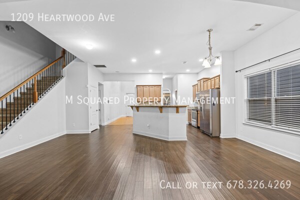Building Photo - 1209 Heartwood Ave