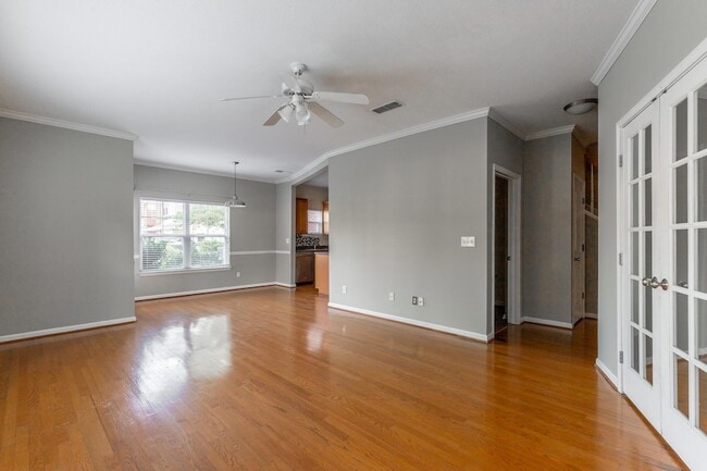 Foto del edificio - 4102 Regency Ct