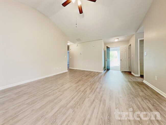 Foto del edificio - 6050 Fieldwood Ln