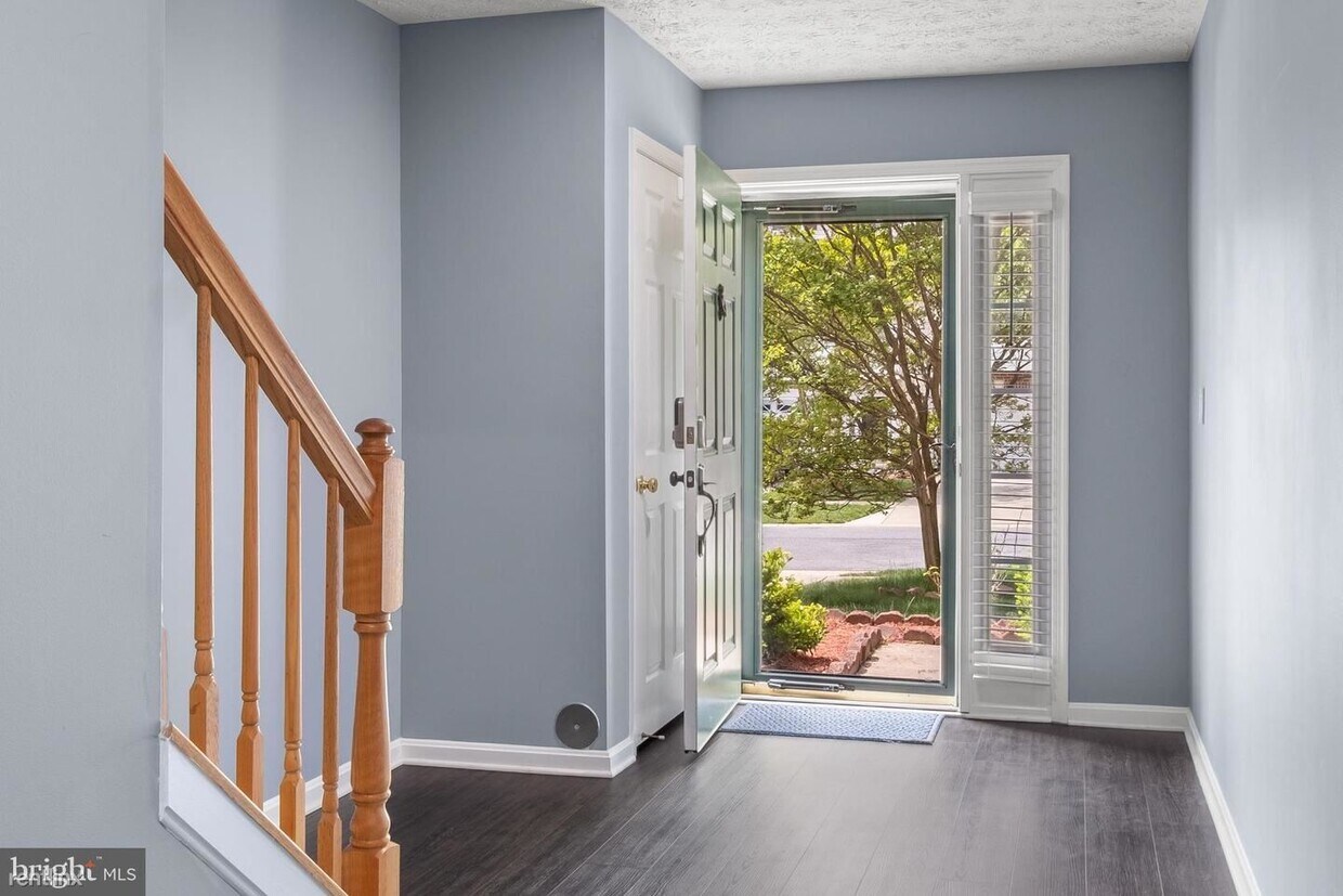Building Photo - 3 br, 2.5 bath Townhome - 4307 Lavender Lane
