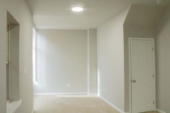 Foto del edificio - 501 N Patterson Park Ave