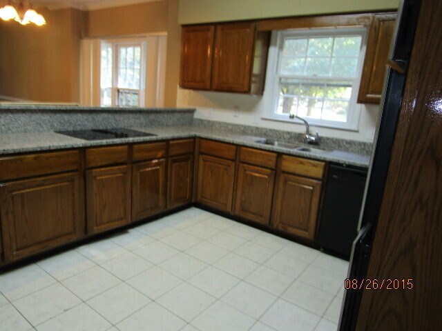 Building Photo - Four-Sided Brick Ranch in Johns Creek!